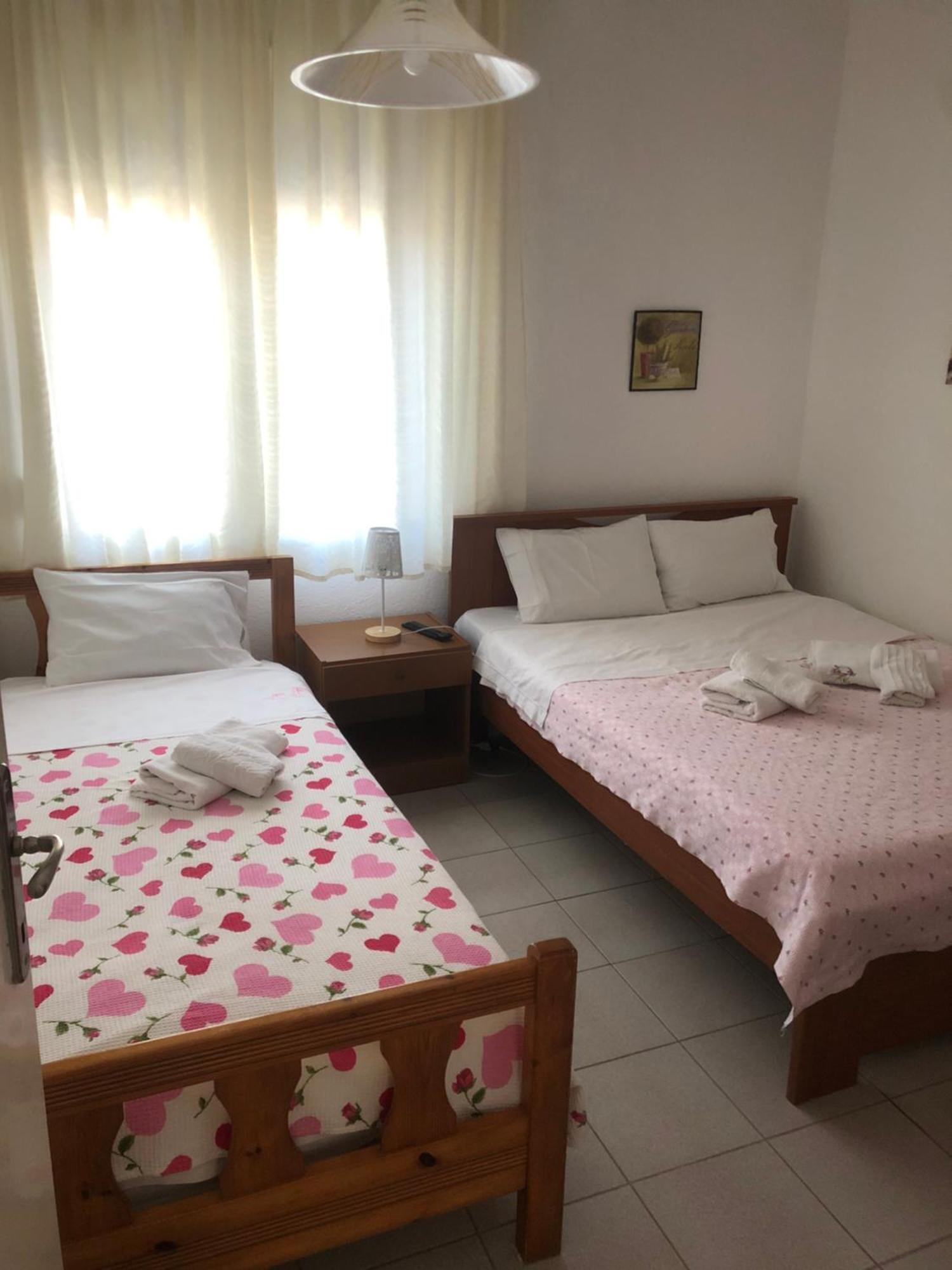 Nikos Rooms Néa Péramos Exterior foto